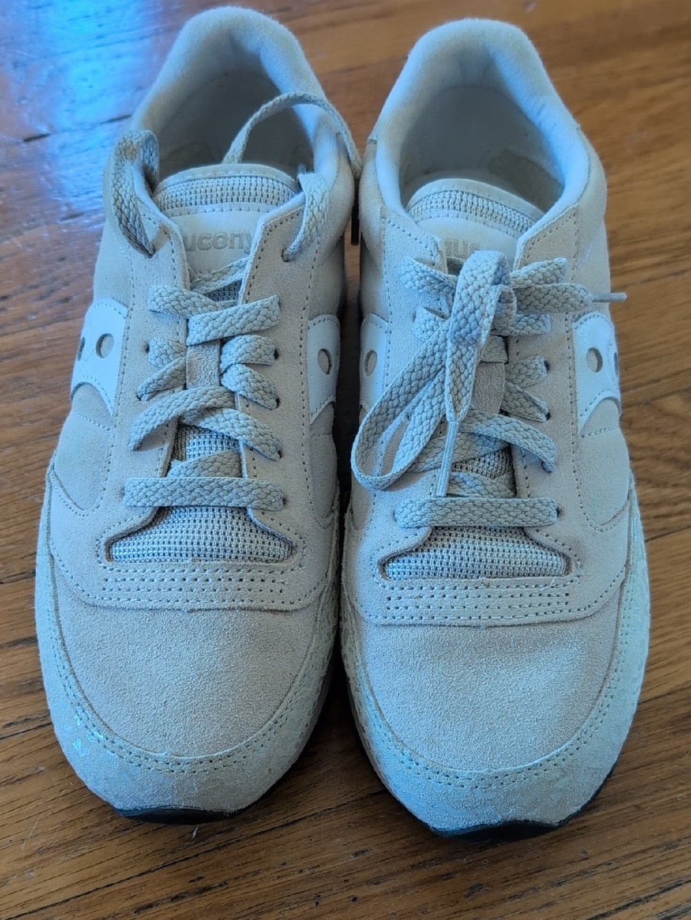 Saucony Cream Sneaker With Iridescent Leopard Print Size 7.5